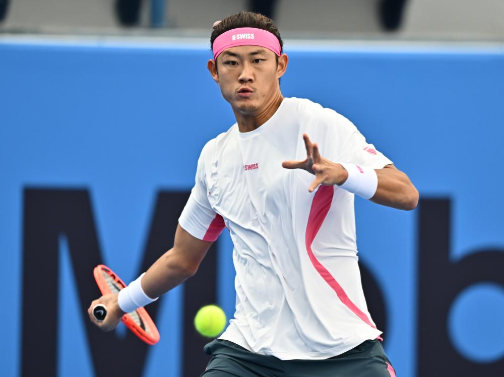 王楚钦没带毛巾，能找樊振东借看用.